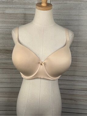 VICTORIA'S SECRET Body by Victoria Lightly Lined Smooth Demi Bra Underwire-40DDD
